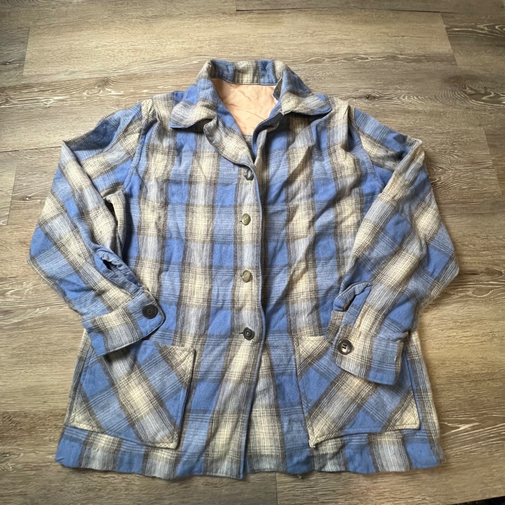 Vintage 1960s Plaid Flannel Jacket Unisex Blue Tan Workwear Shacket Pockets